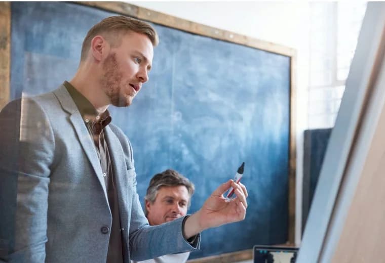 Financial expert teaching